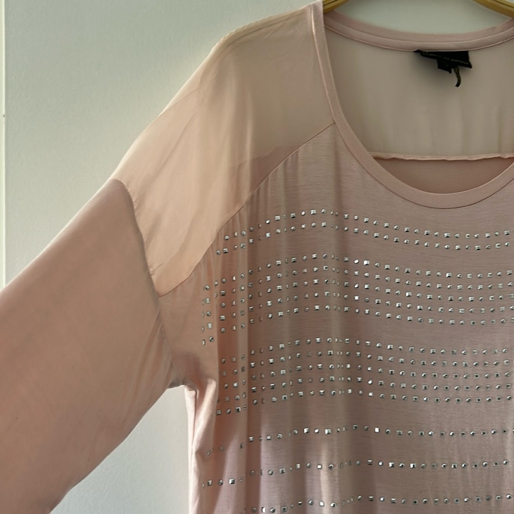 NWOT i Jeans By Buffalo Soft Pink Silver Studded 3/4 Sleeves Lightweight Top